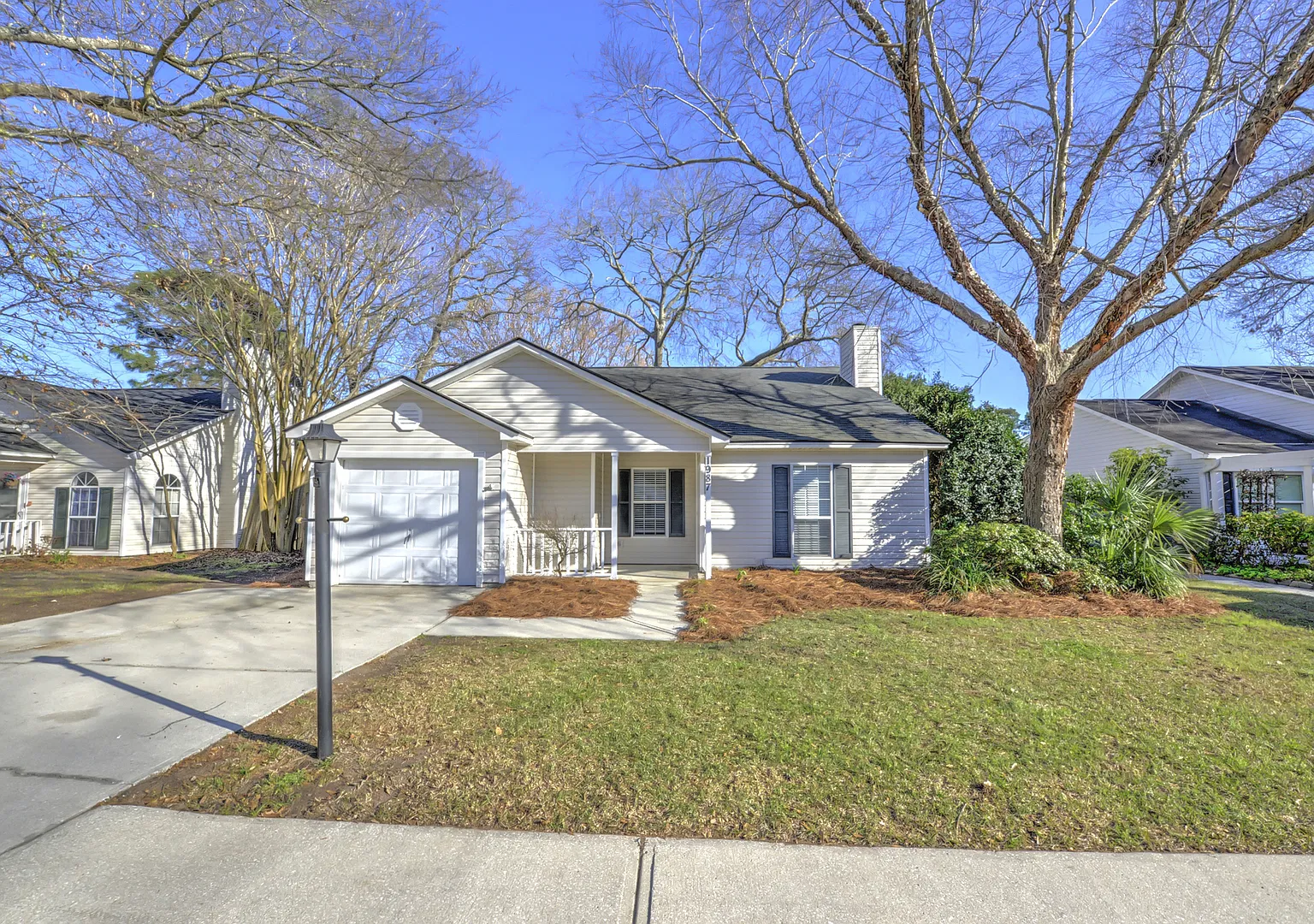 Gorgeous 3 BR, 2 BA , 1 Car Garage Home Off Isle of Palm Connector, Mt Pleasant — Photo 3