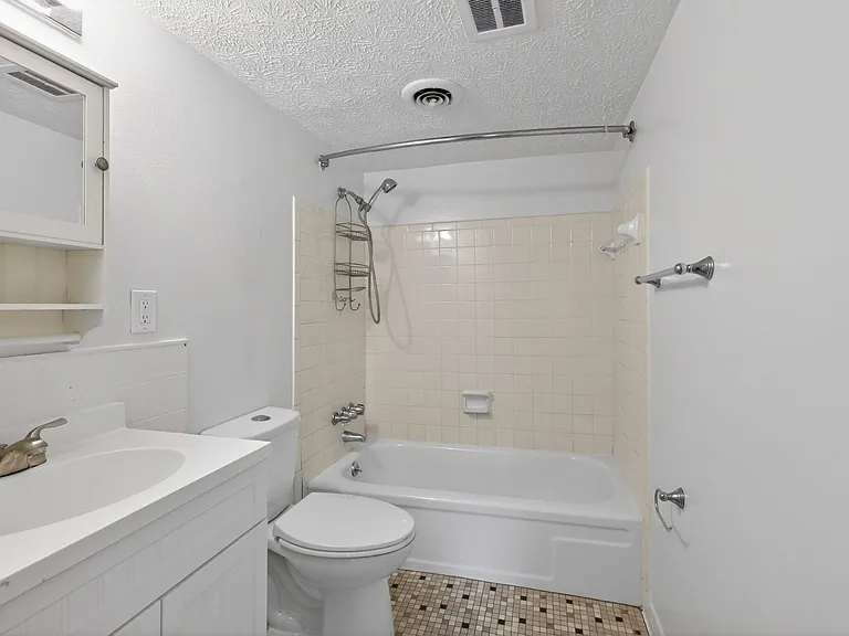 726 Zorn Ave #5 — Photo 13