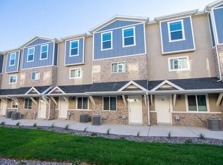 4061 E Sunbury Ln, Eagle Mountain, UT 84005