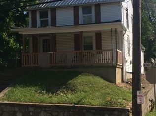 1220 W Beverley St, Staunton, VA 24401