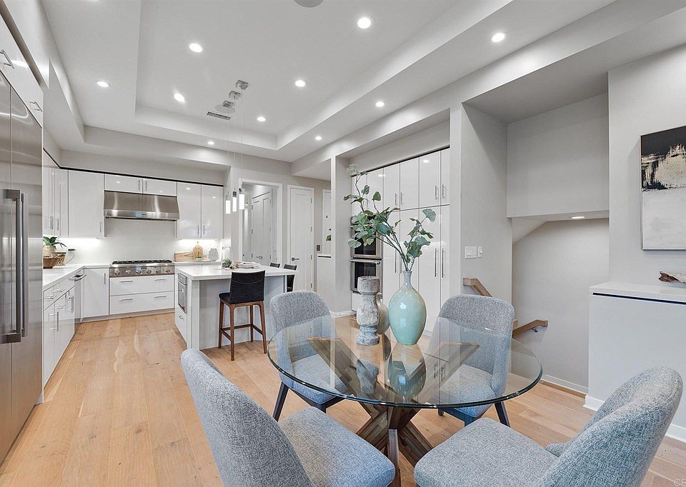1st image of 1233 Roslyn Ln #A