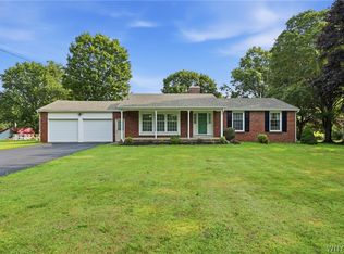 531 Stolle Rd, Elma, NY 14059