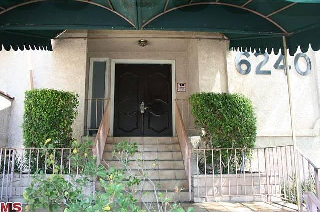 1st image of 6240 Whitsett Ave APT 101