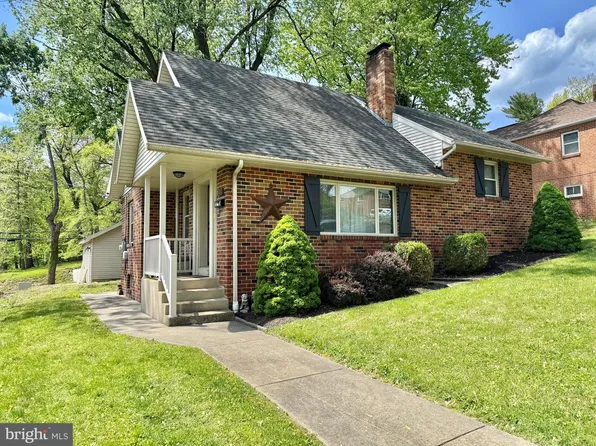 610 Georgian Pl, Harrisburg, PA 17111