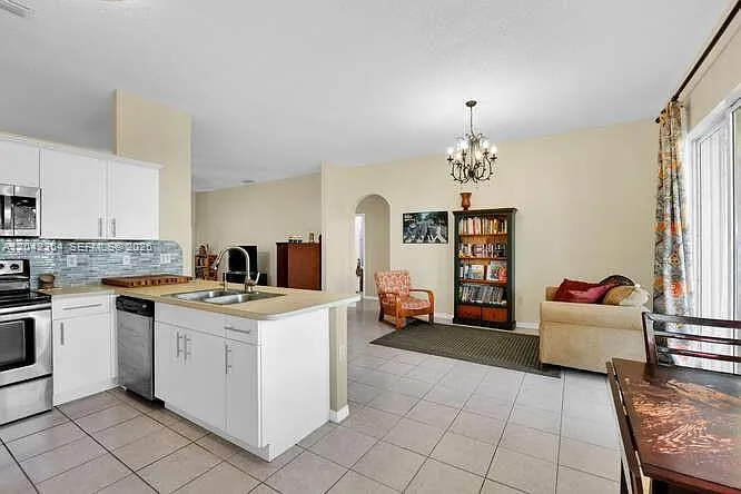 2405 SE 5th Ct — Photo 22