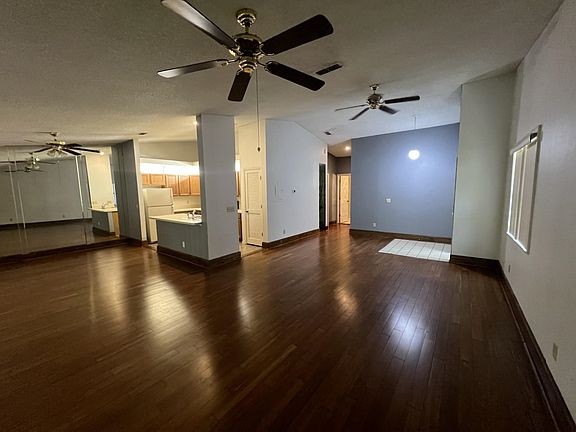 3rd image of 10 Santiago Ct