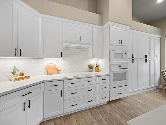 3rd image of 1843 Bella Vista Way