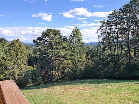 2nd image of 348 Vista Ln