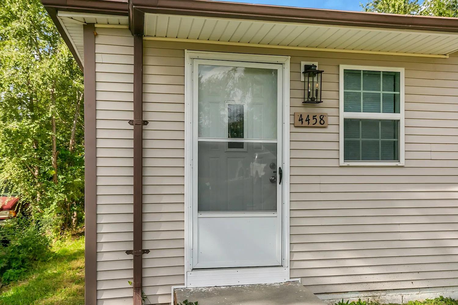 3 bed, 1000 sqft, $1,650 — Photo 3