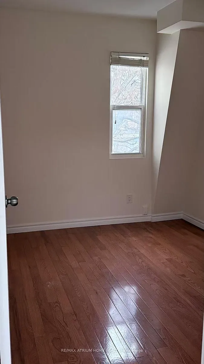 Building Photo - 413 Spadina Ave #301