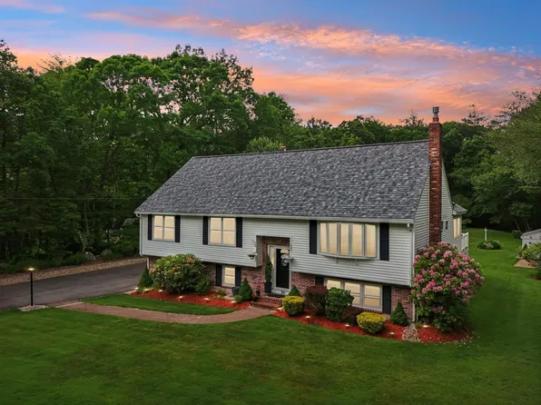 20 Golden Oaks Drive, Salem, NH 03079