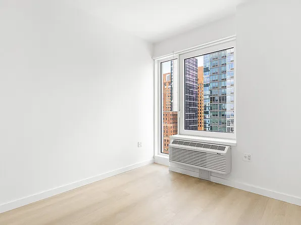 150 Lawrence Street image 8 of 34