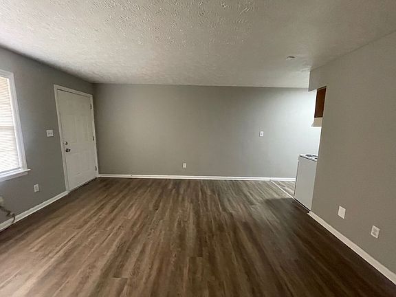 4th image of 1590 Martha Ct Unit 2