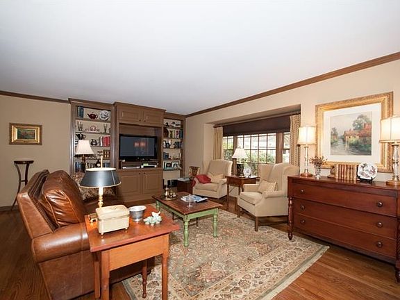 2nd image of 659 Hillandale Cir