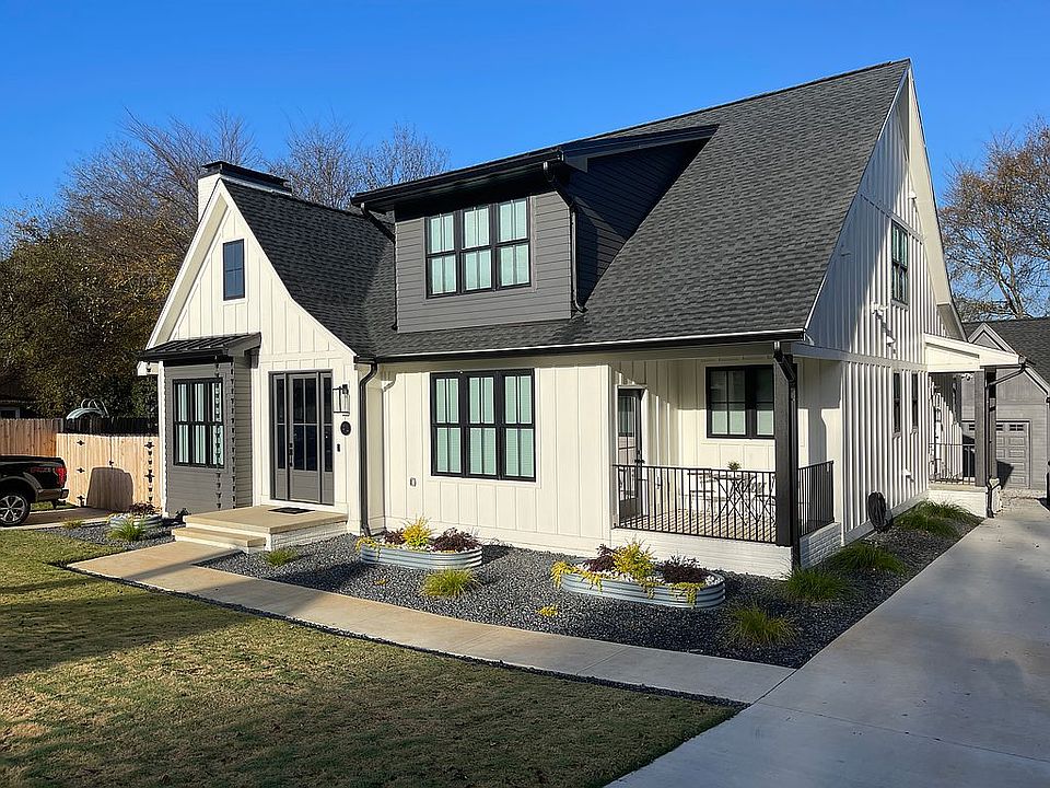 2nd image of 912 Cone Ave