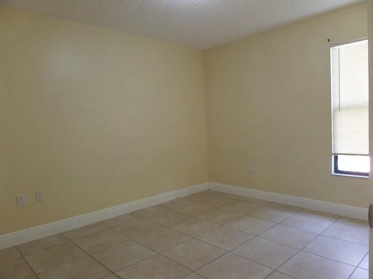 1524 Lake Crystal Dr #B — Photo 16