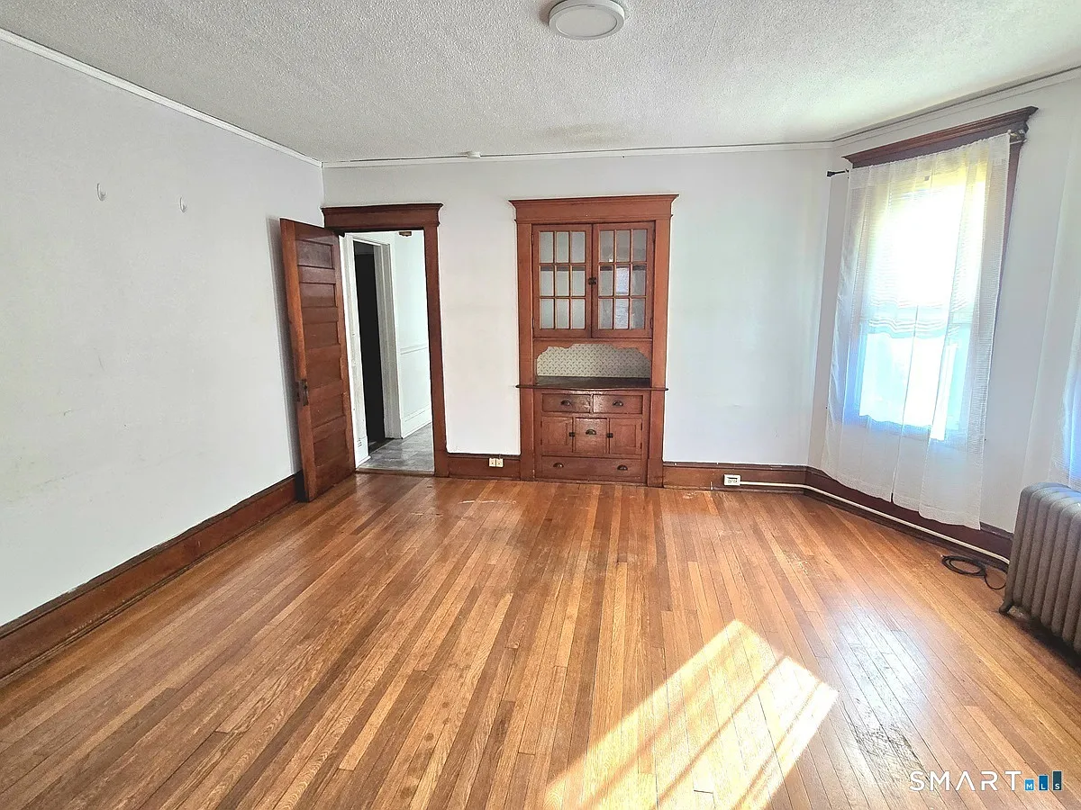 3 bed, 3.0 bath, 1150 sqft, $1,600 — Photo 4