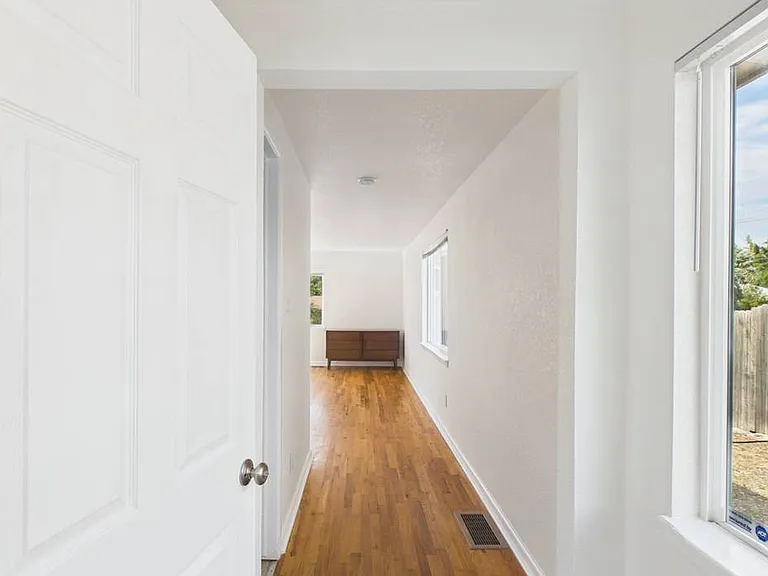 2261 W 56th Pl — Photo 23
