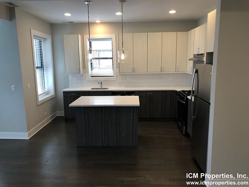 1st image of 2618 N Rockwell St #3T