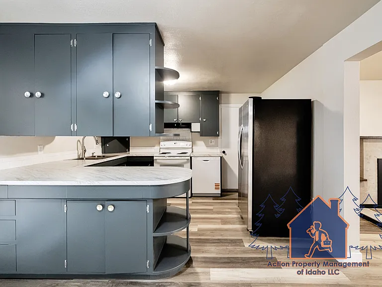 1013 W Willow Ave — Photo 10