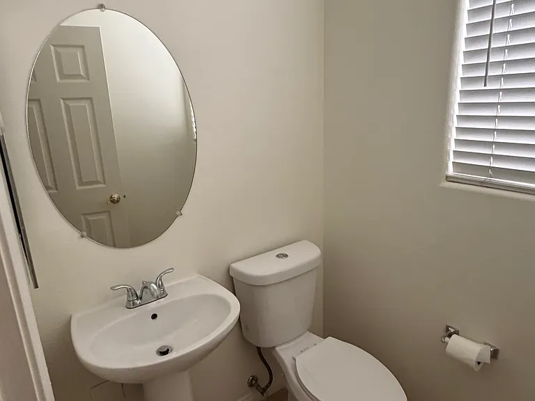 1656 Warrenville St — Photo 14