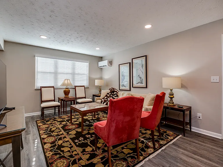 827 Wilmington Ave #6 — Photo 3