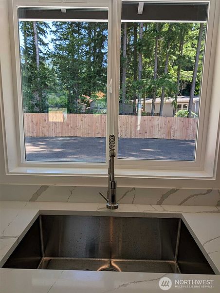 5th image of 8672 Bell Court