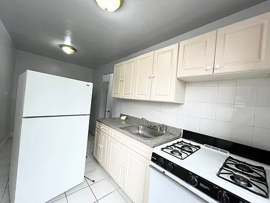 Rented by Premier One Realty LLC | media 5