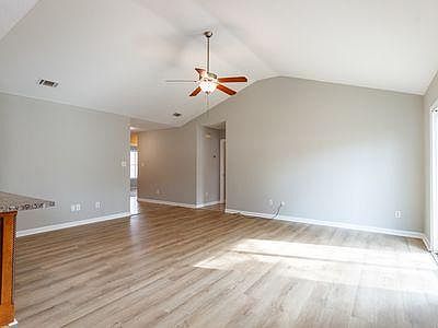 2nd image of 1827 Hazel Dr