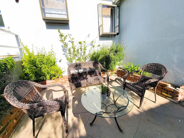2737 Portobello Dr — Photo 12