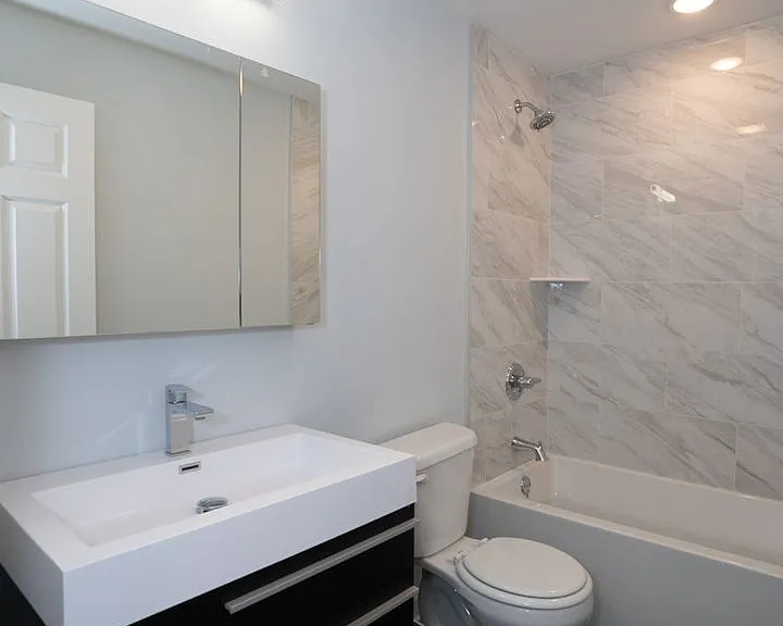 Modern Luxury Apartments In the Heart of University City — Photo 9