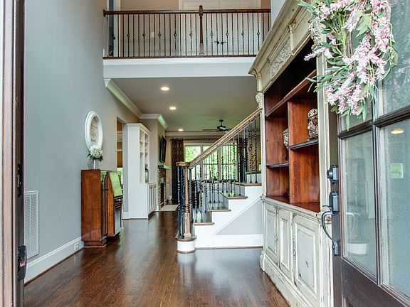 5th image of 405 Melander Ct