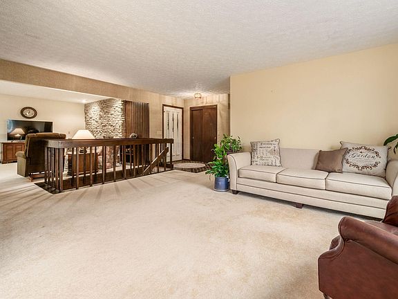 4th image of 1240 Autumn Park Ct