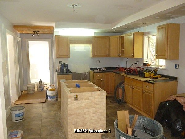 2nd image of 211 Hamilton St