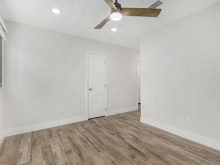 4525 N 40th St #8 — Photo 24