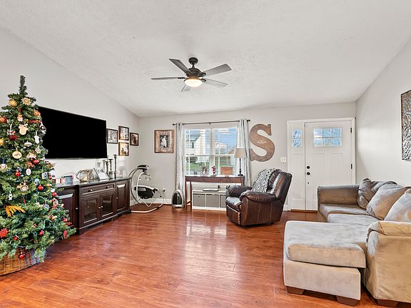 5th image of 441 Southbrook Dr