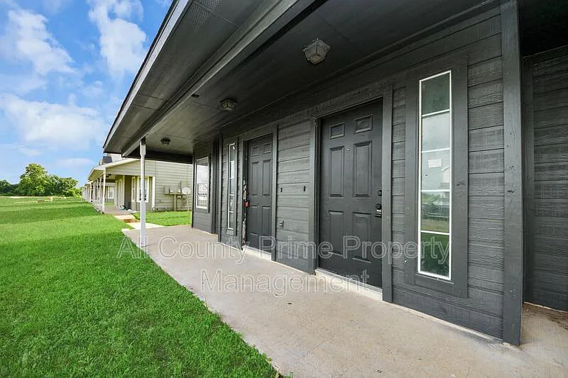 1 bed, 1.0 bath, 600 sqft, $750 — Photo 2