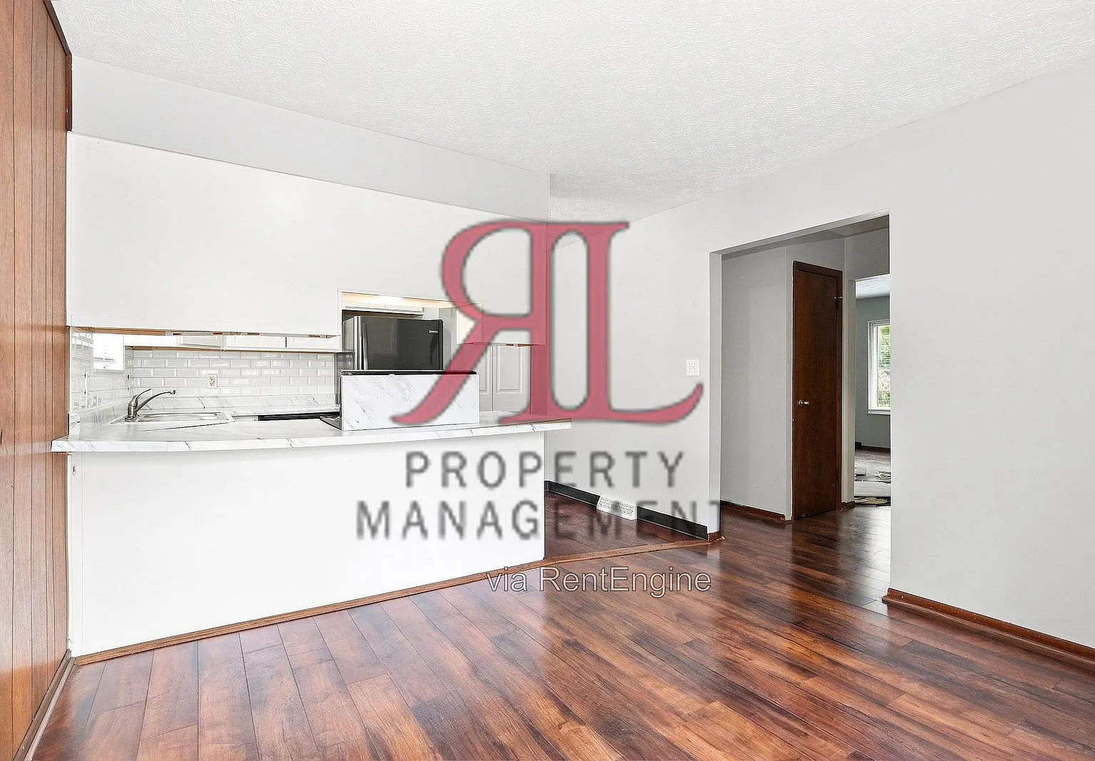 3 bed, 2.0 bath, 1400 sqft, $1,299 — Photo 3