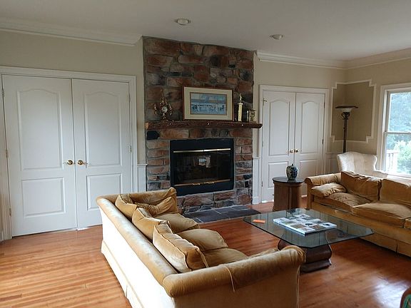 formal living rm. gas FP