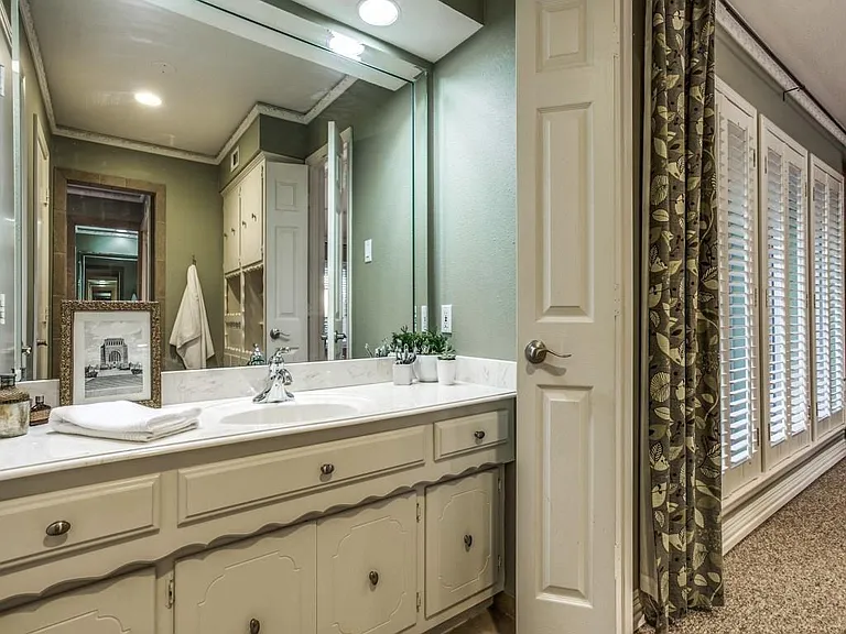 11140 Russwood Cir — Photo 19