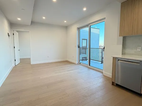 150-02 Northern Blvd #6C, Flushing, NY 11354