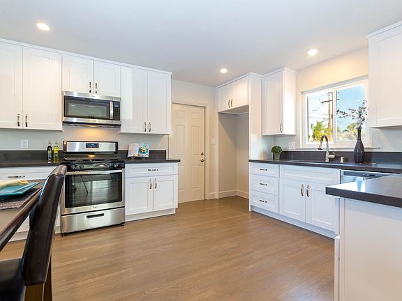 4th image of 3691 Christine St