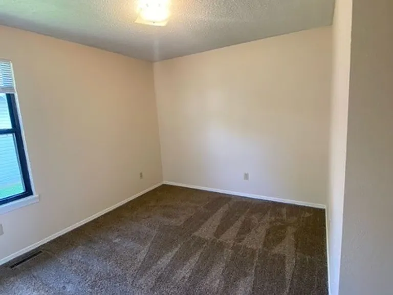 1437 N Wabash Ave — Photo 15