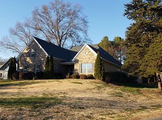 21008 Lagoona Dr, Cornelius, NC 28031