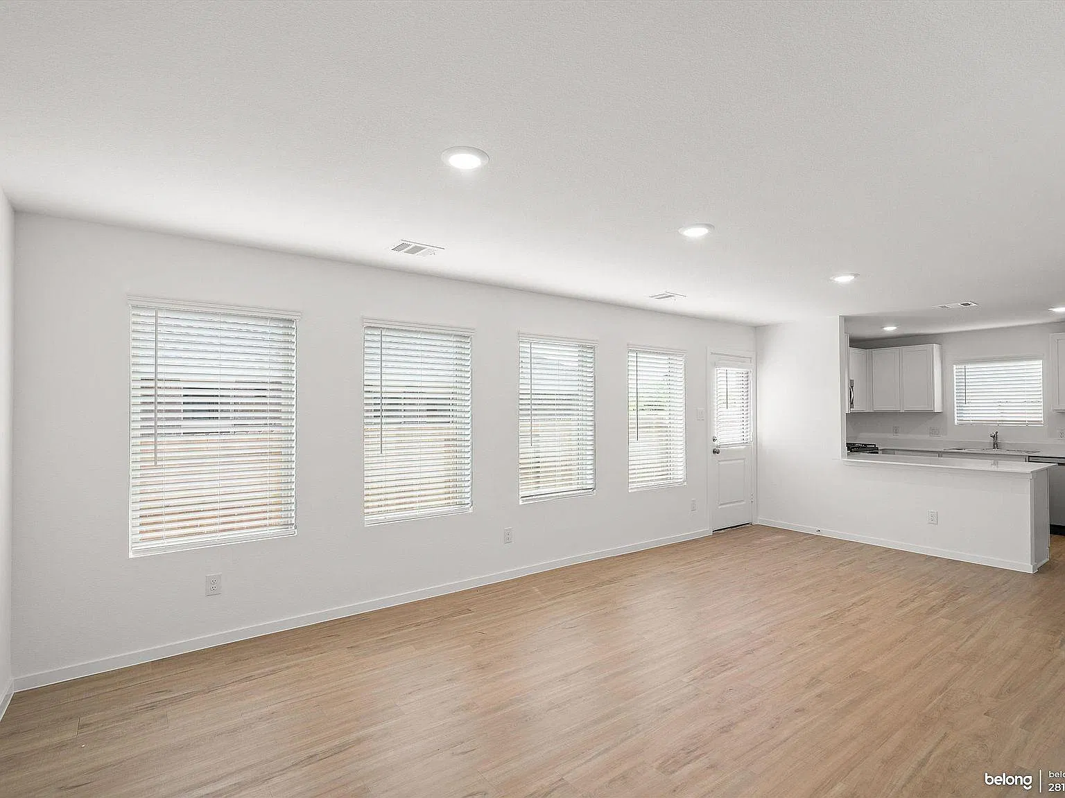 4 bed, 2.5 bath, $1,725 — Photo 4