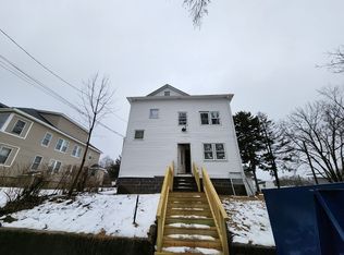 7 Hall St, Webster, MA 01570