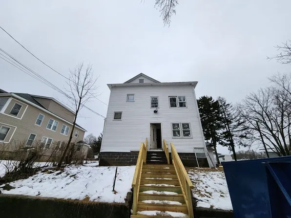 7 Hall St, Webster, MA 01570