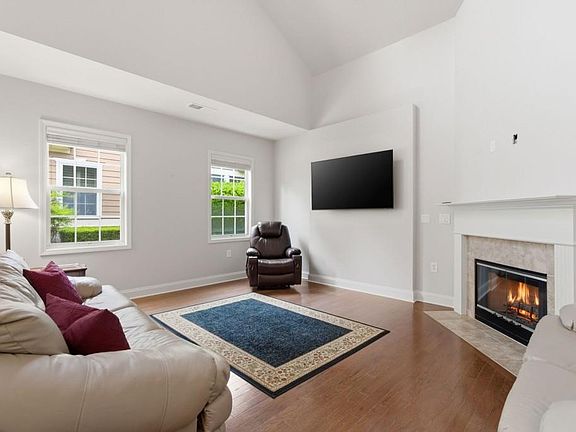 4th image of 1945 Brannon Commons Cir