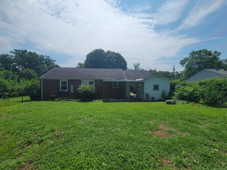 200 Graylynn Dr — Photo 13
