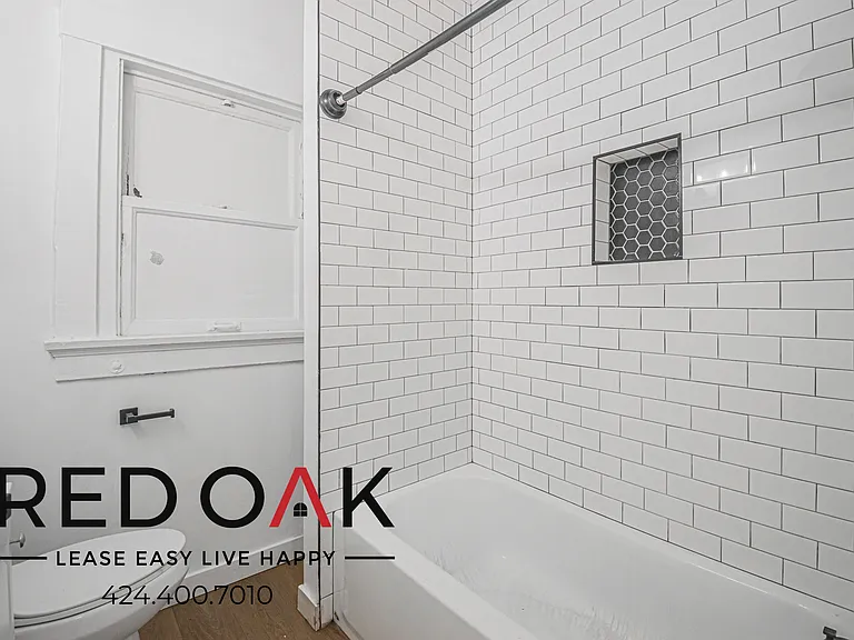 1026 W 22nd St #4 — Photo 11